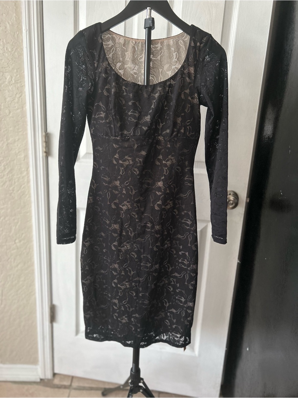 NWT Shapellx Black Lace Long Sleeve Bodycon Midi Dress with Built-In Shapewear